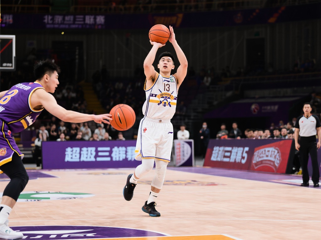 抵达广东！新援入住宾馆，球迷调侃走路姿势引热议