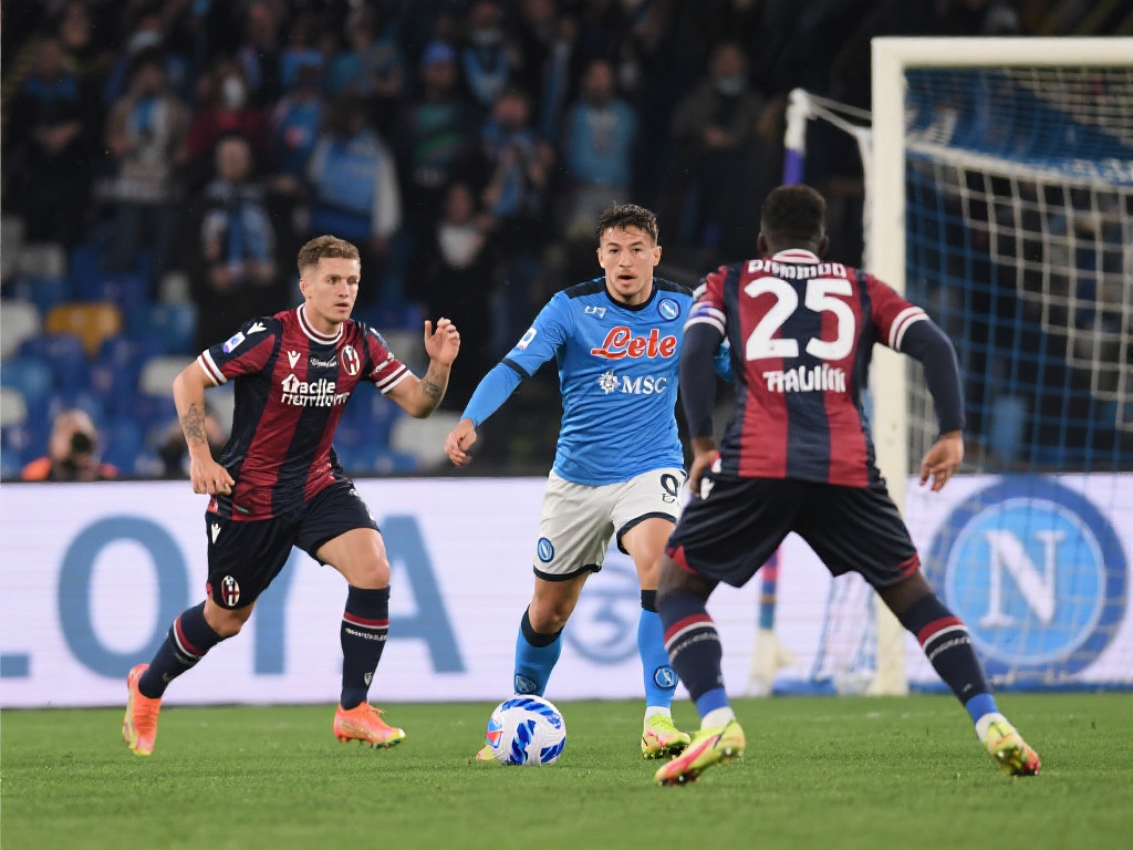 罗马诺：滕哈赫与曼联尚未正式对话，球员静待其未来定论